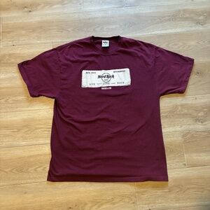 90s Hard Rock Cafe Berlin graphic embroidery dark red t shirt men’s XL Authentic